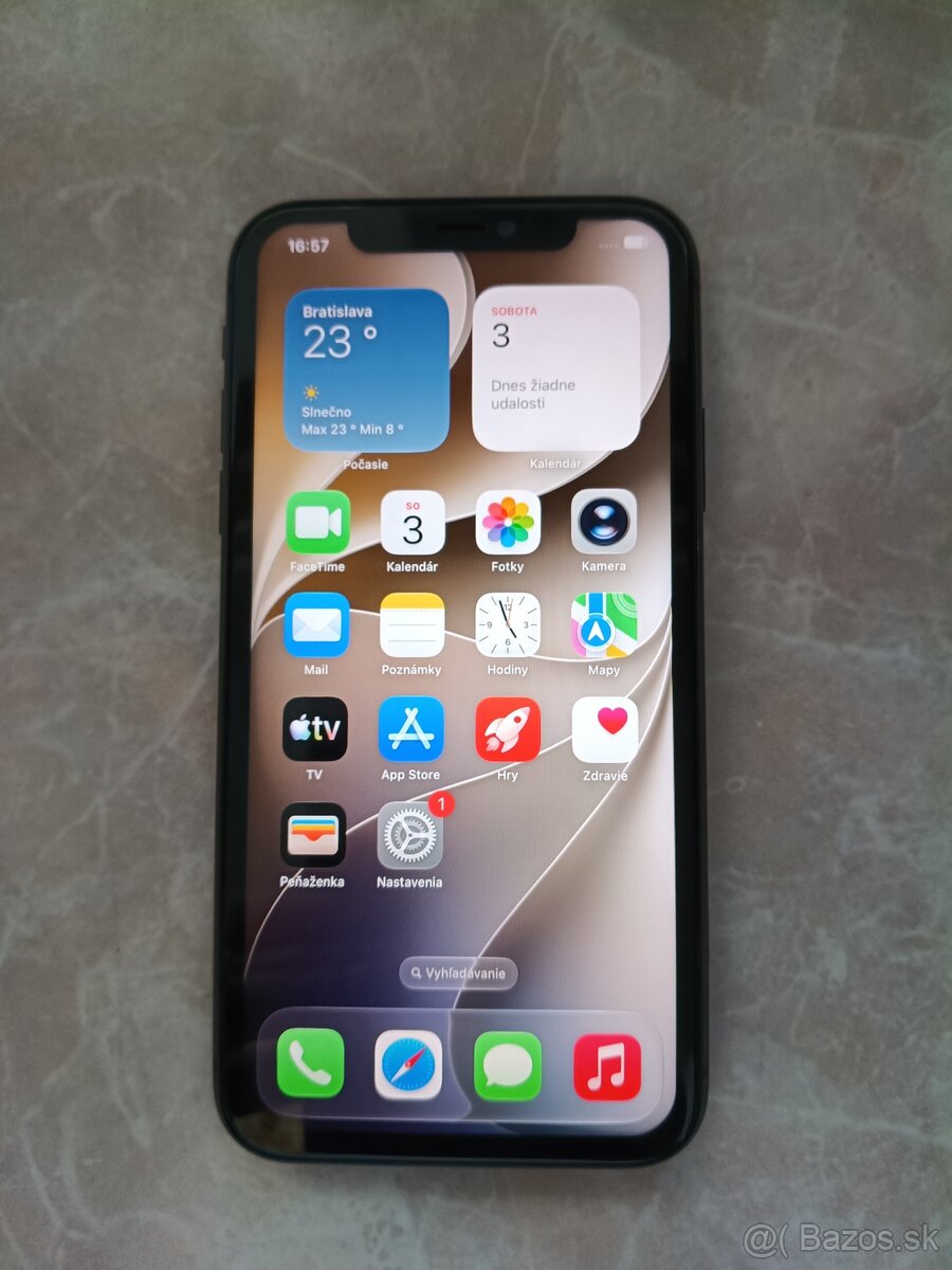 iPhone 11 / Black 64GB - TOP stav - 2