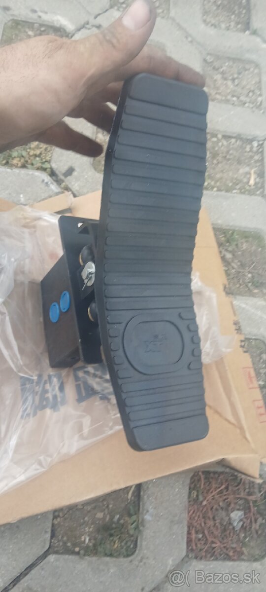 Hydraulicky pedal - 2