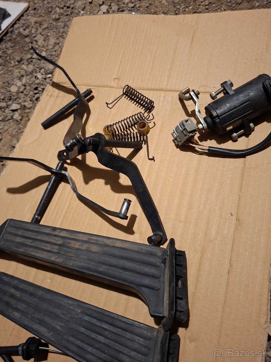 Bmw e36 plynovy pedal lanko - 2