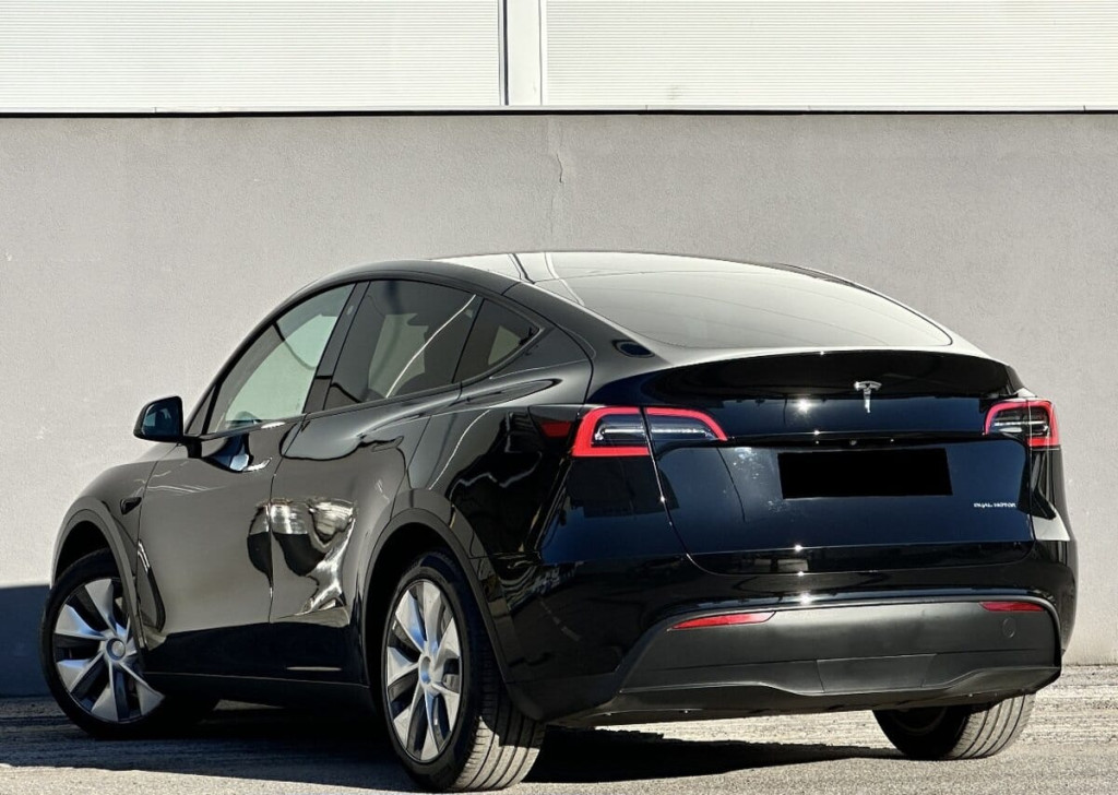 Tesla Model Y 2023 - 2