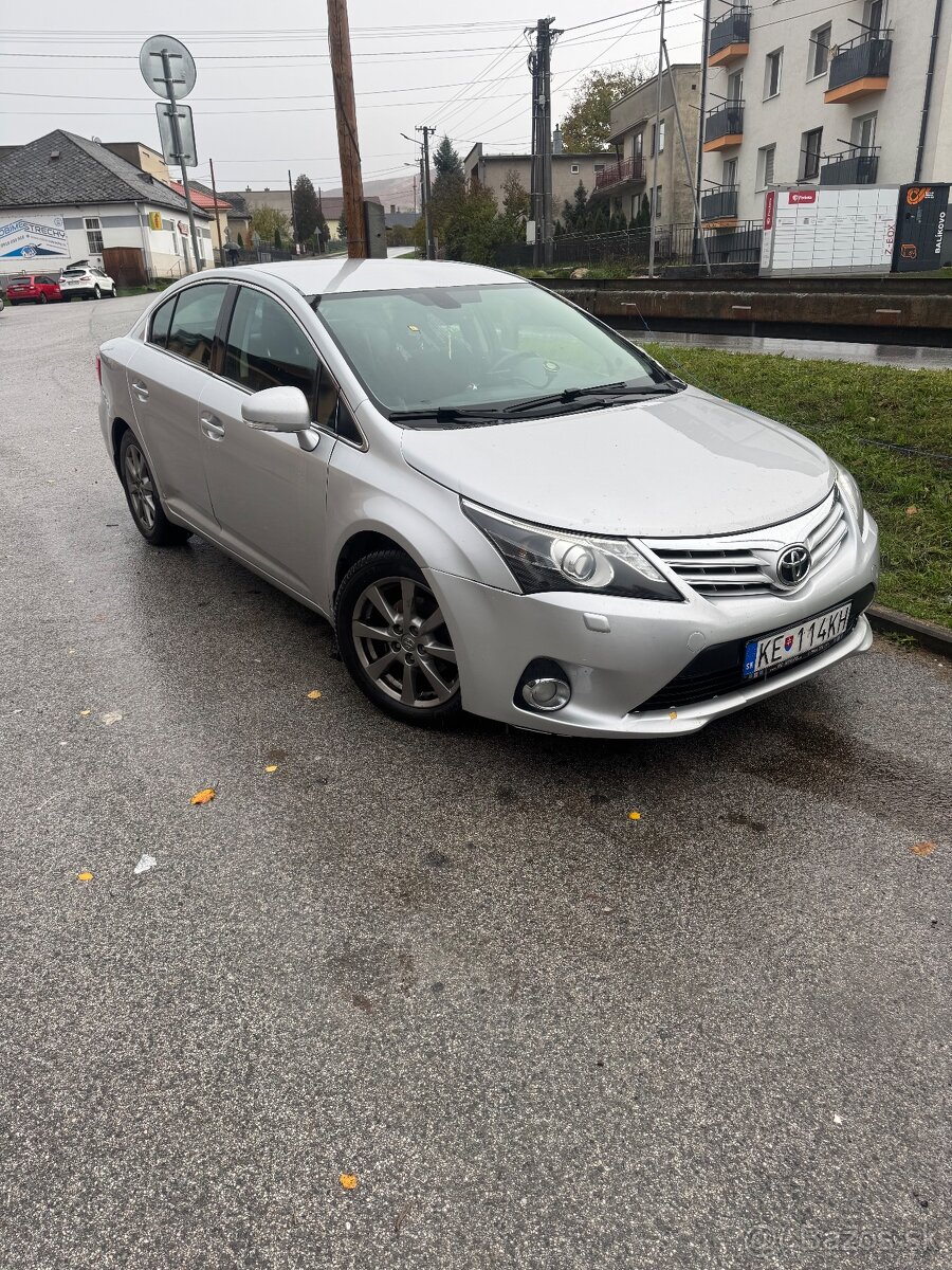 TOYOTA AVENSIS T27 2013 - 2