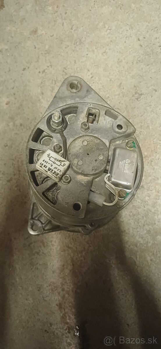 Alternator 14V 70A - 2