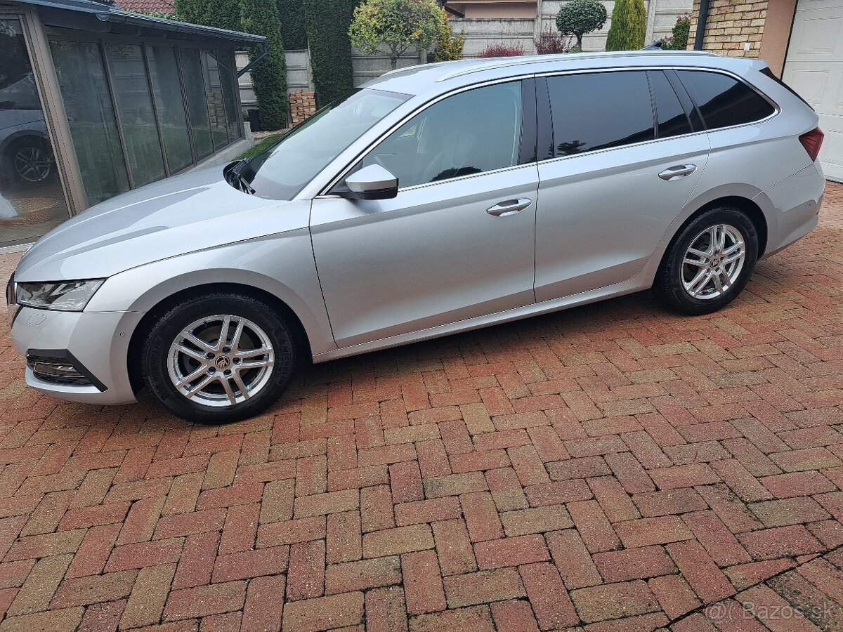 Škoda Octavia Combi 4 Premium DSG - 2