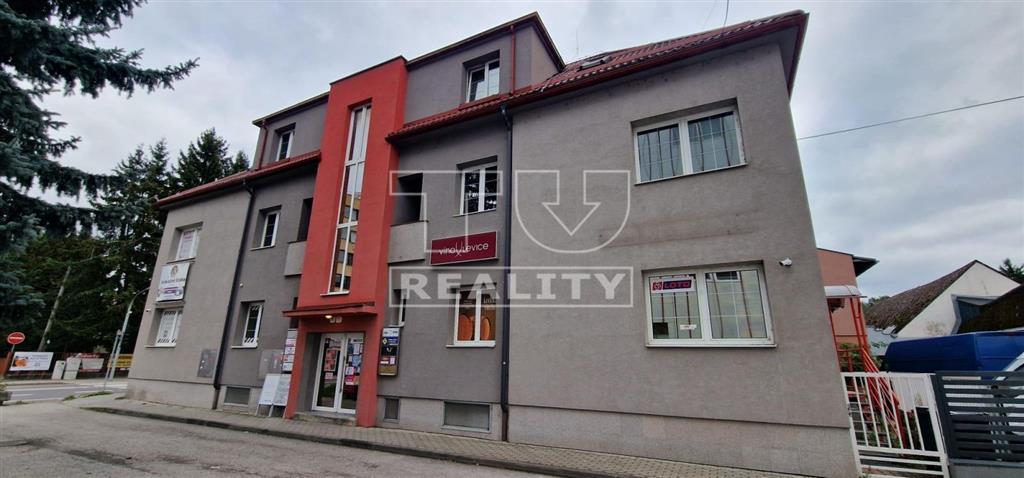 Administratívna budova v centre mesta - 2