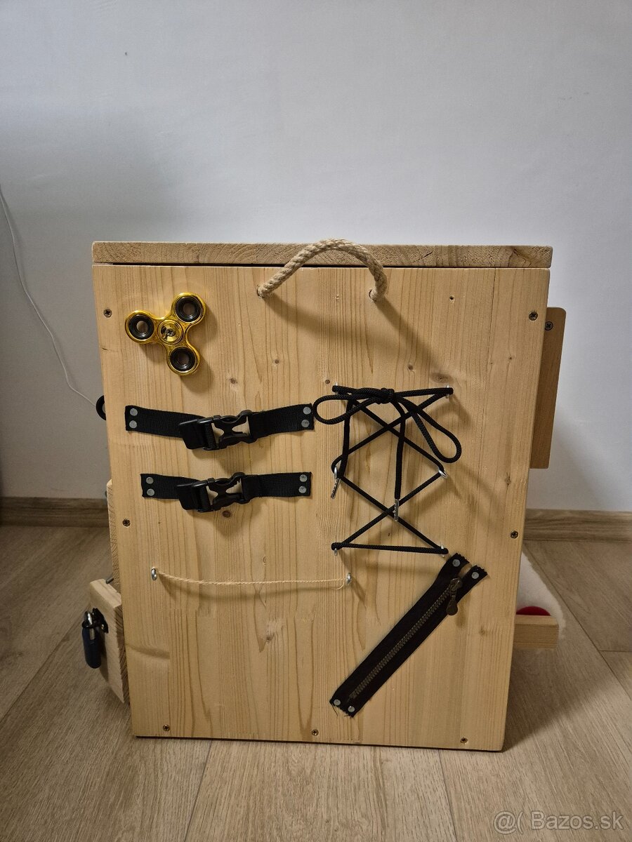 Busy board (úložný box s aktivitami) - 2