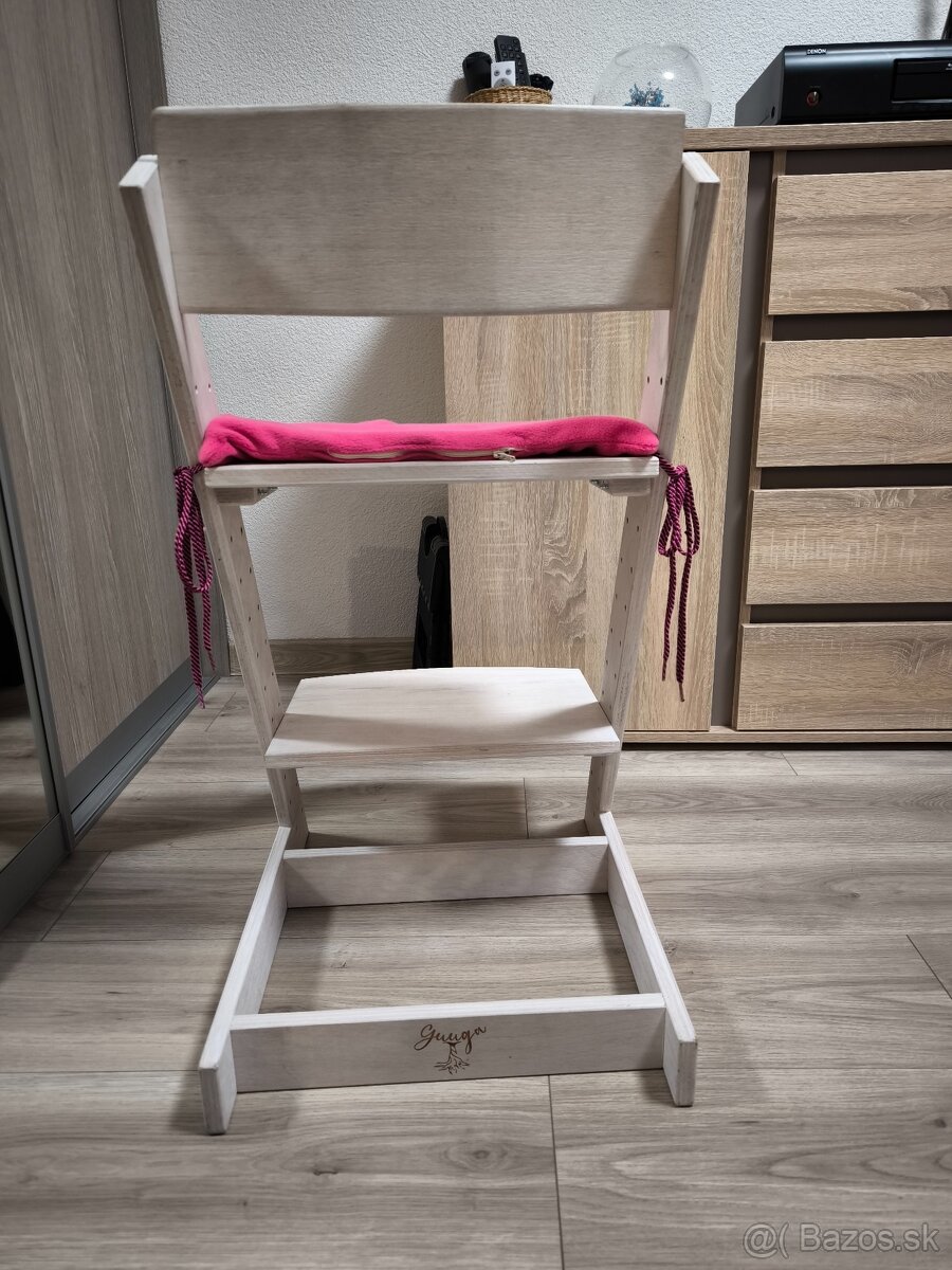 Rastúca stolička Guuga - 2