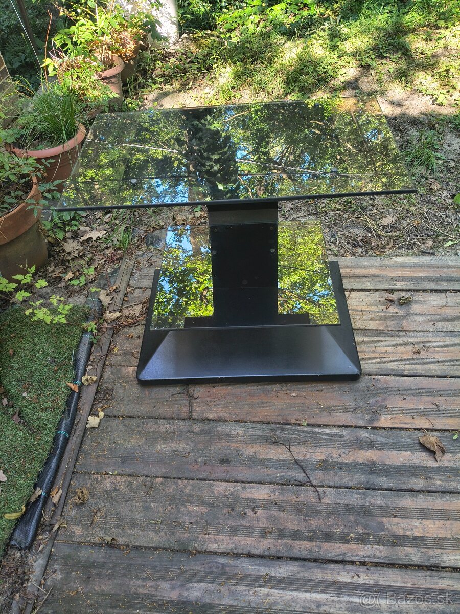 Preeám stolík pod TV - 2