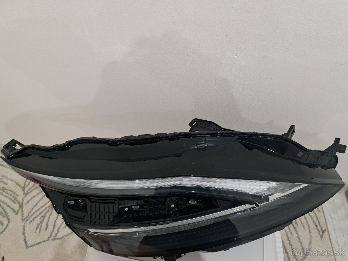 Svetlo NISSAN QASHQAI 100-8D02J - 2