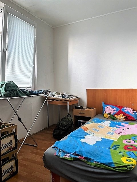 Slnečný 3 izbový byt v centre, ulica Okružná, Levice - 2