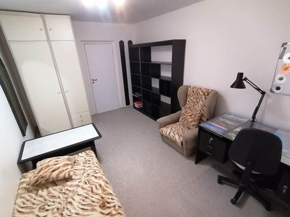 Voľná izba pre jednu osobu (spolu v 4-izb. byte len 2 osoby - 2