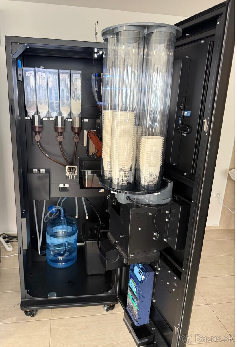 MULTIFUNKČNÝ KÁVOMAT - 2