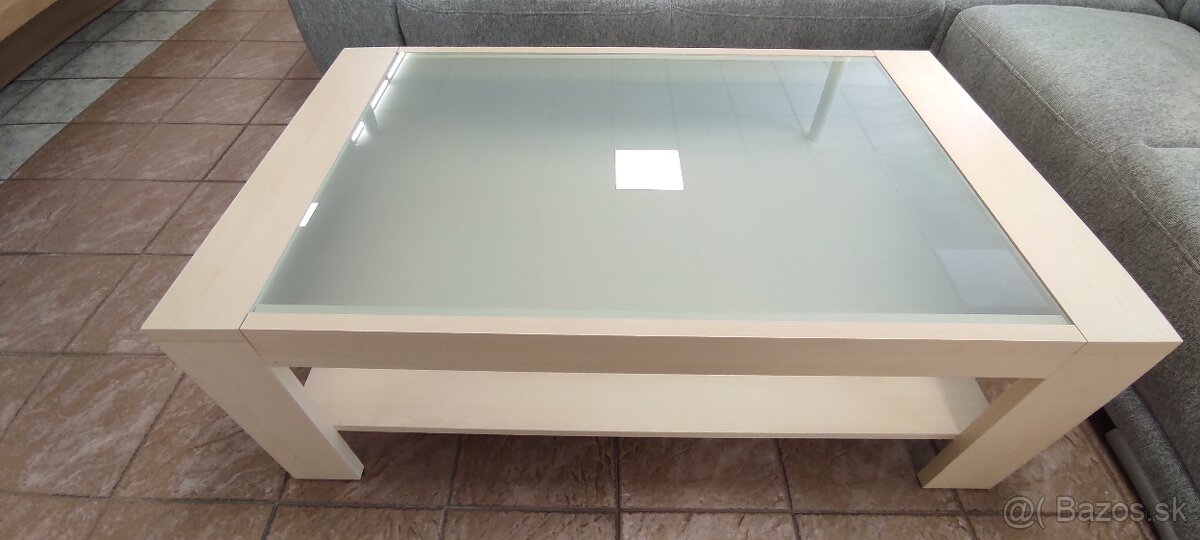 KONFERENČNÝ STOLÍK - 2