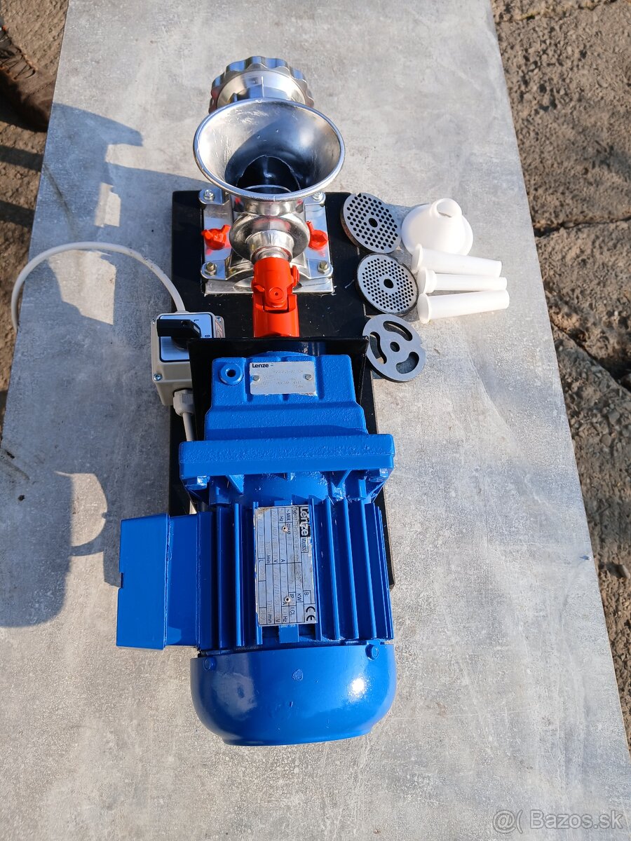 Elektrický mlynček na mäso. - 2