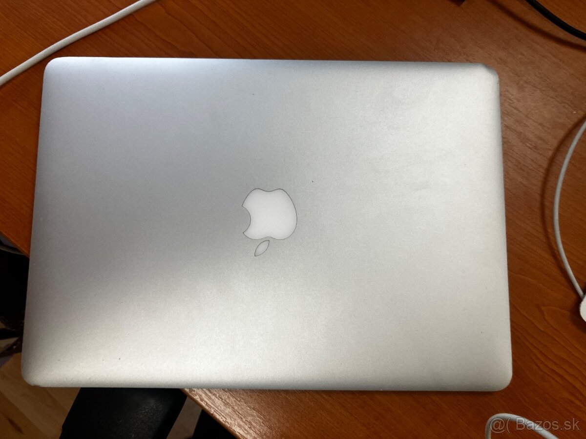 MacBook Air 13" 2017 i5 / 8GB RAM / 128GB SSD - 2