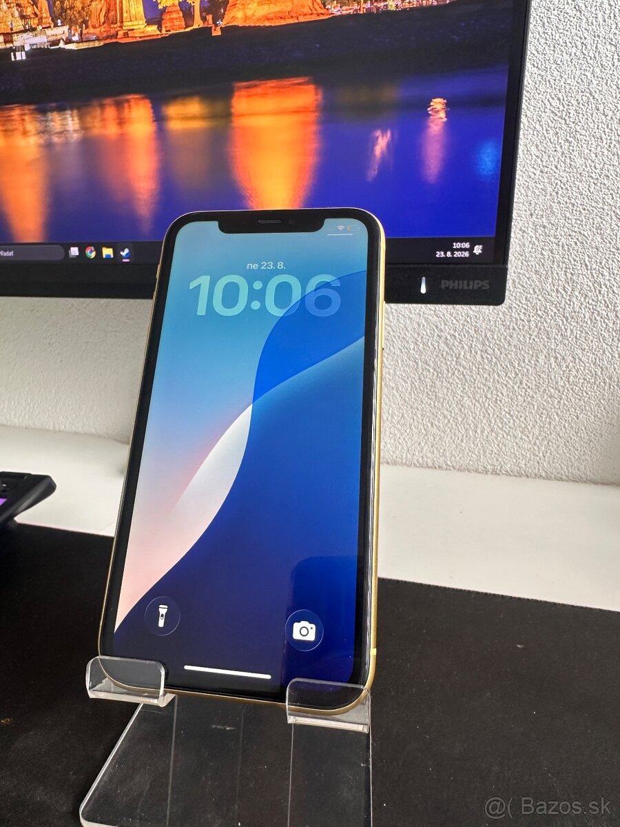 Apple iPhone 11 Yellow 128GB - 2