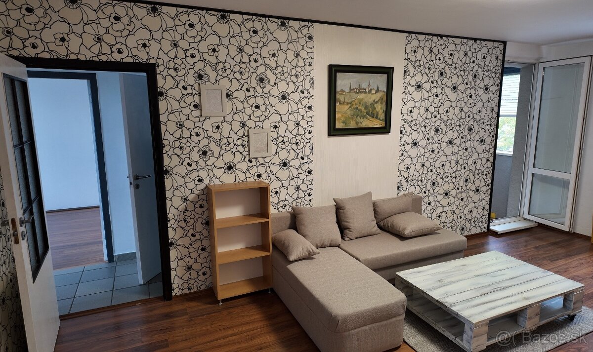 3izb byt so zariadením a lodžiou v kľudnom okolí - 2