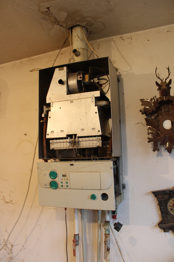 Predam kotol Vailant a zásobník. - 2