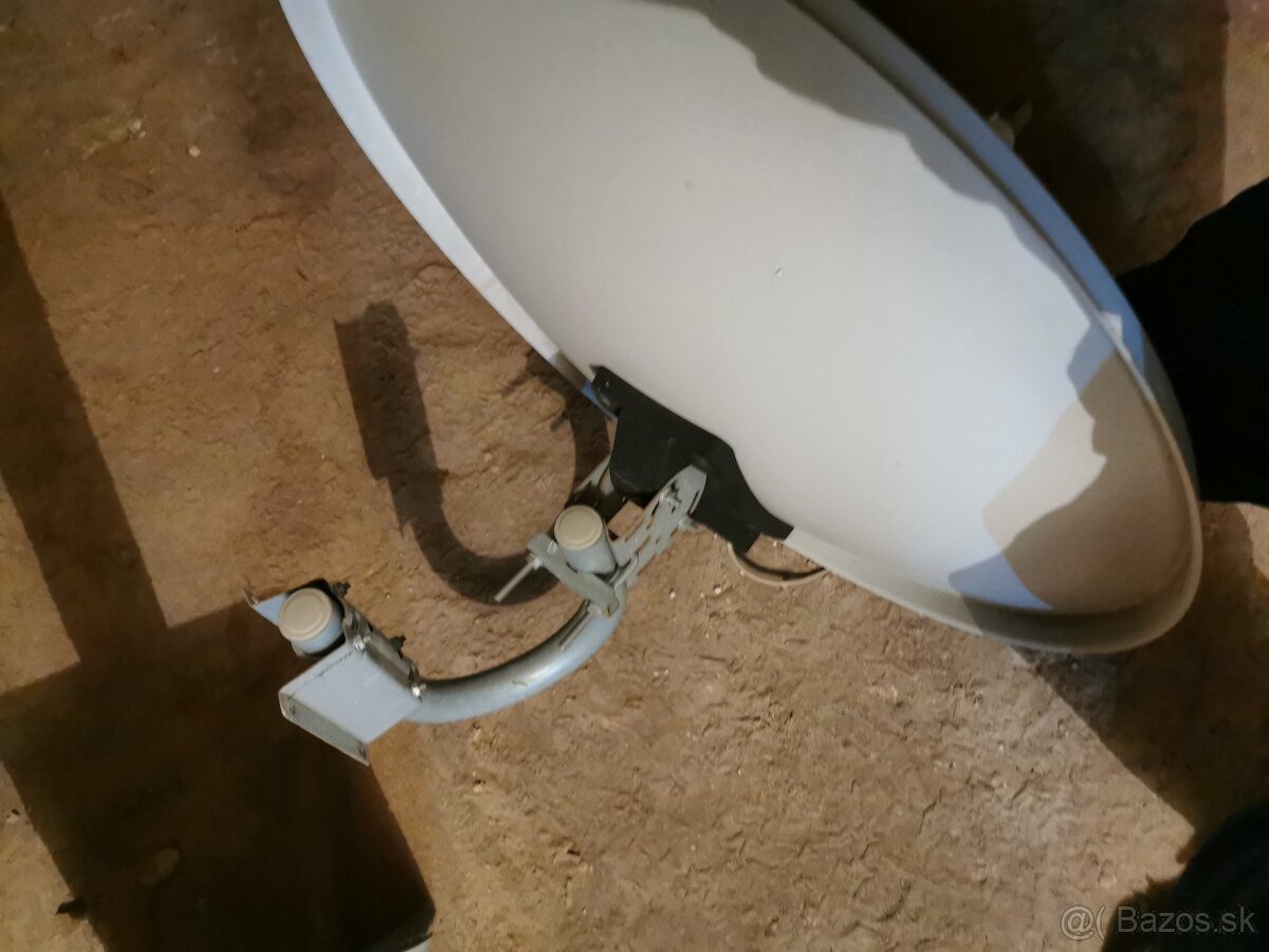 Satelit s konzolou - 2