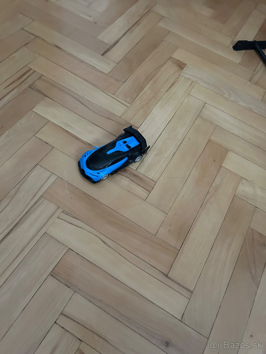 Auto na ovládanie - 2