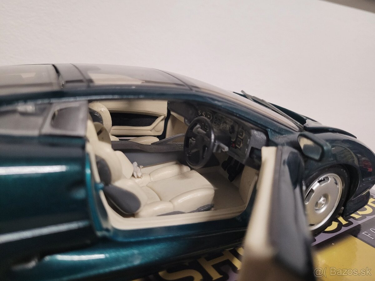 Model 1:18 Jaguar XJ220 - 2