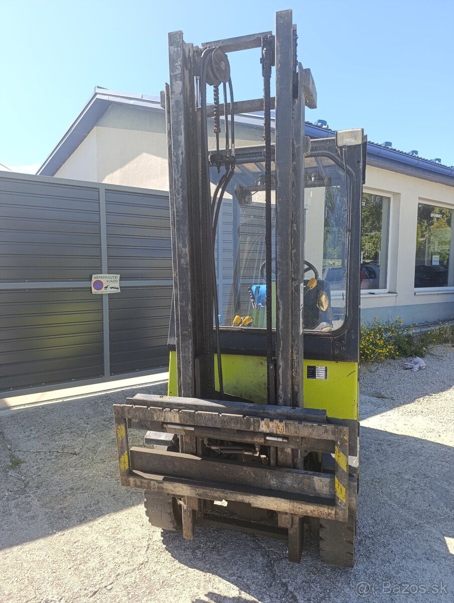 Jazdený VZV CLARK 2500kg 3300mm DUPLEX - 2