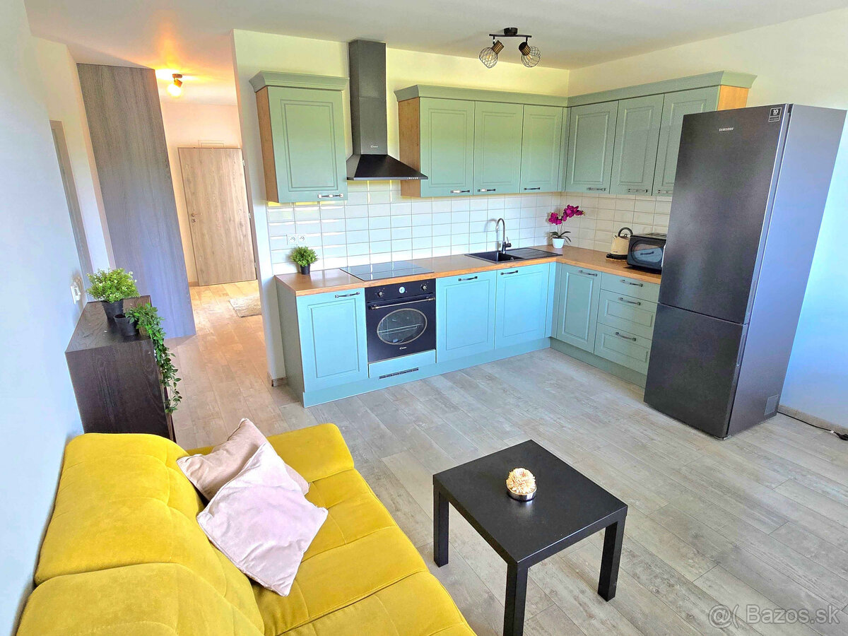 3 iz. byt v súkromnom rezidenčnom areáli, s bazénom,altánkom - 2