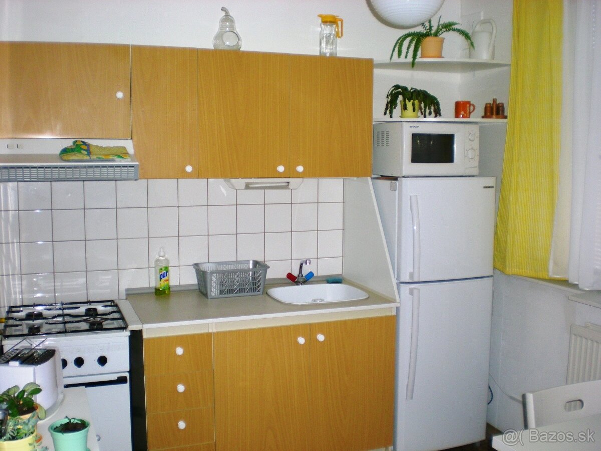 Predám 1- izbový družstevný byt, sídliskoŤahanovce - 2