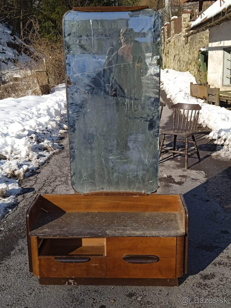 DARUJEM ROZTAHOVACIA POSTEL,VALENDA,TOALETKA - 2