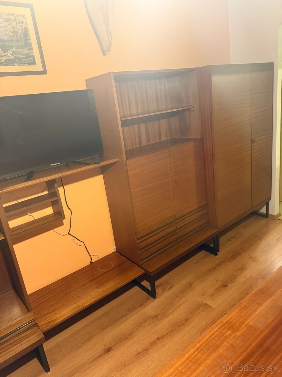 obývacia stena + stolík - 2