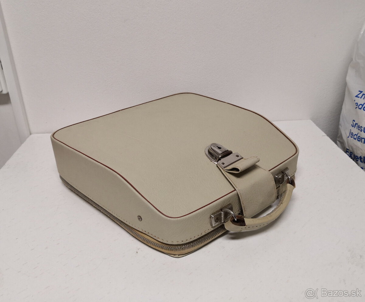 Písací stroj s koženým kufríkom - 2