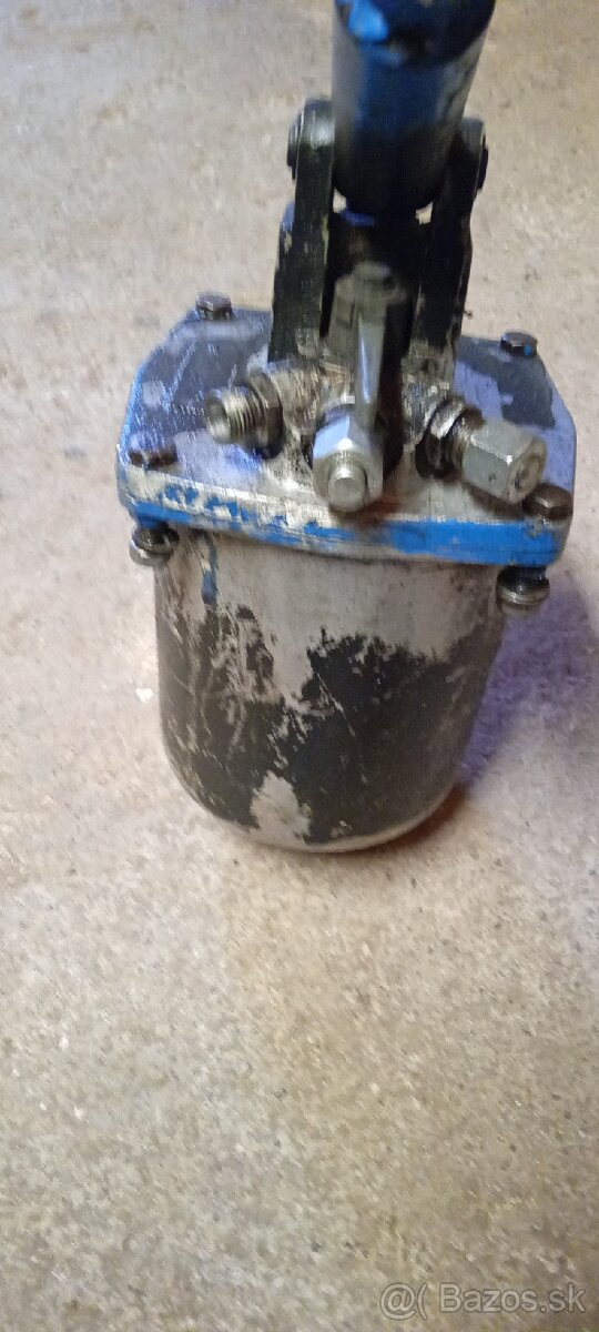 Ručná hydraulická pumpa - 2