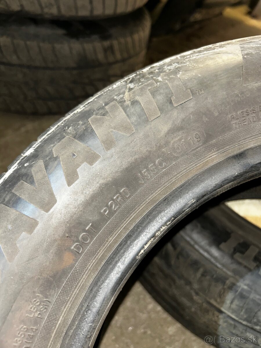 Predám letné pneumatiky 195 65 r15 - 2