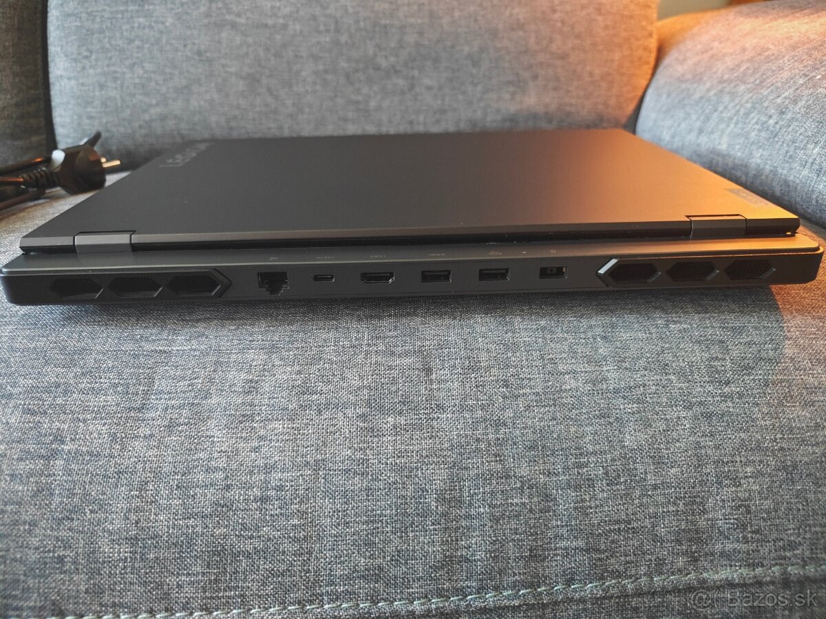 Lenovo Legion Pro 7 RTX 4070 - 2