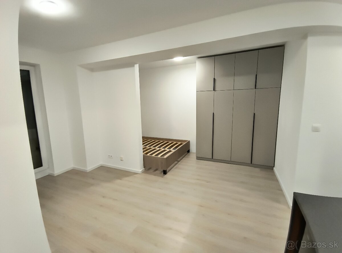 Prenájom 1-izbového bytu s PARKOVANÍM – Trenčín, Vinohrady - 2