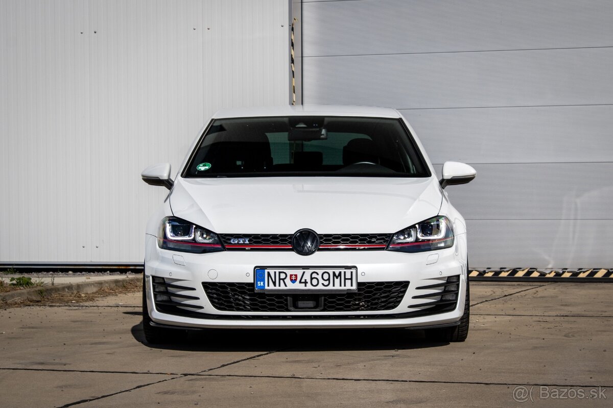 Volkswagen Golf 2.0 TFSI GTI DSG - 2