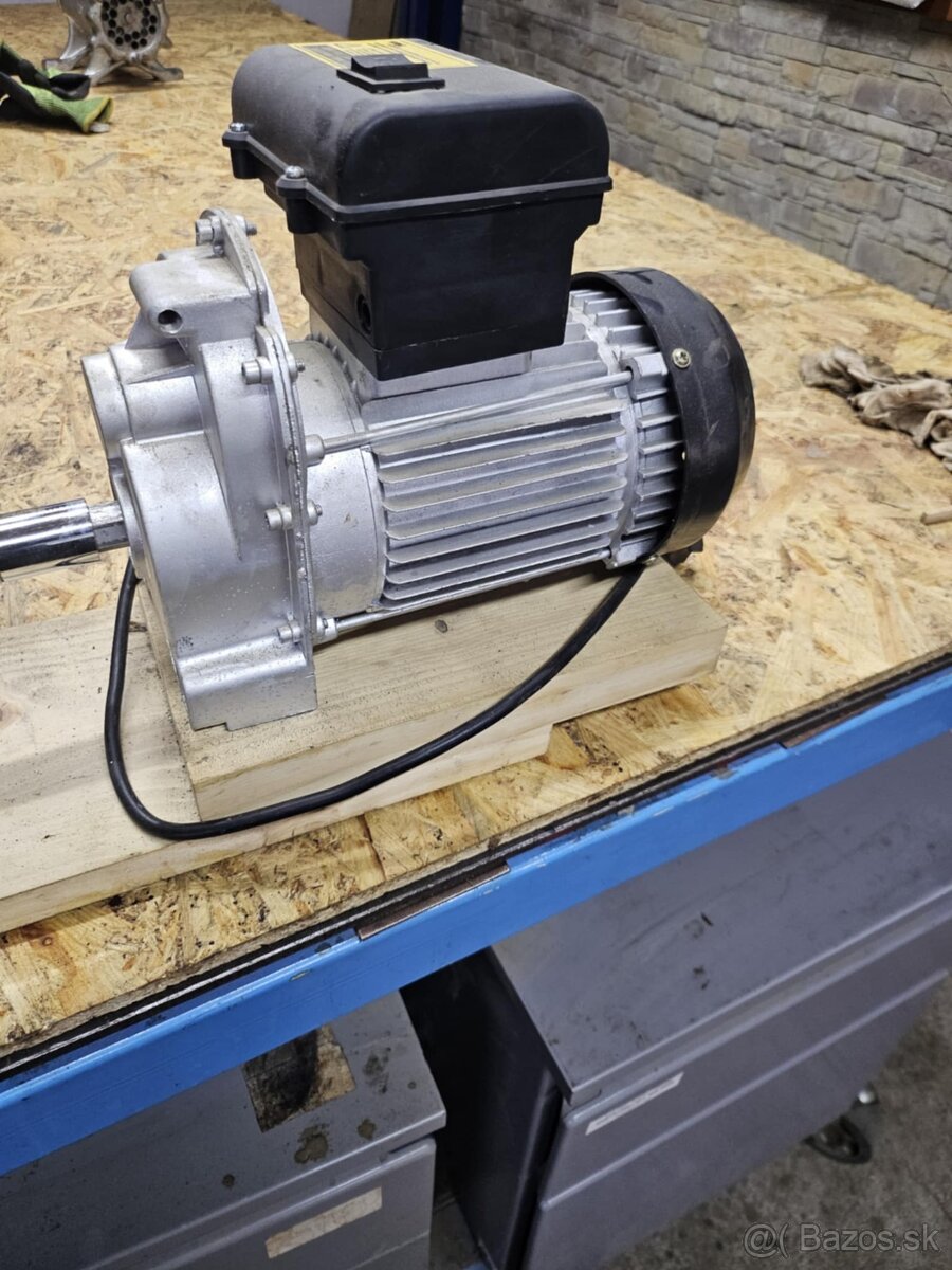 Mlynček na mäso - 2