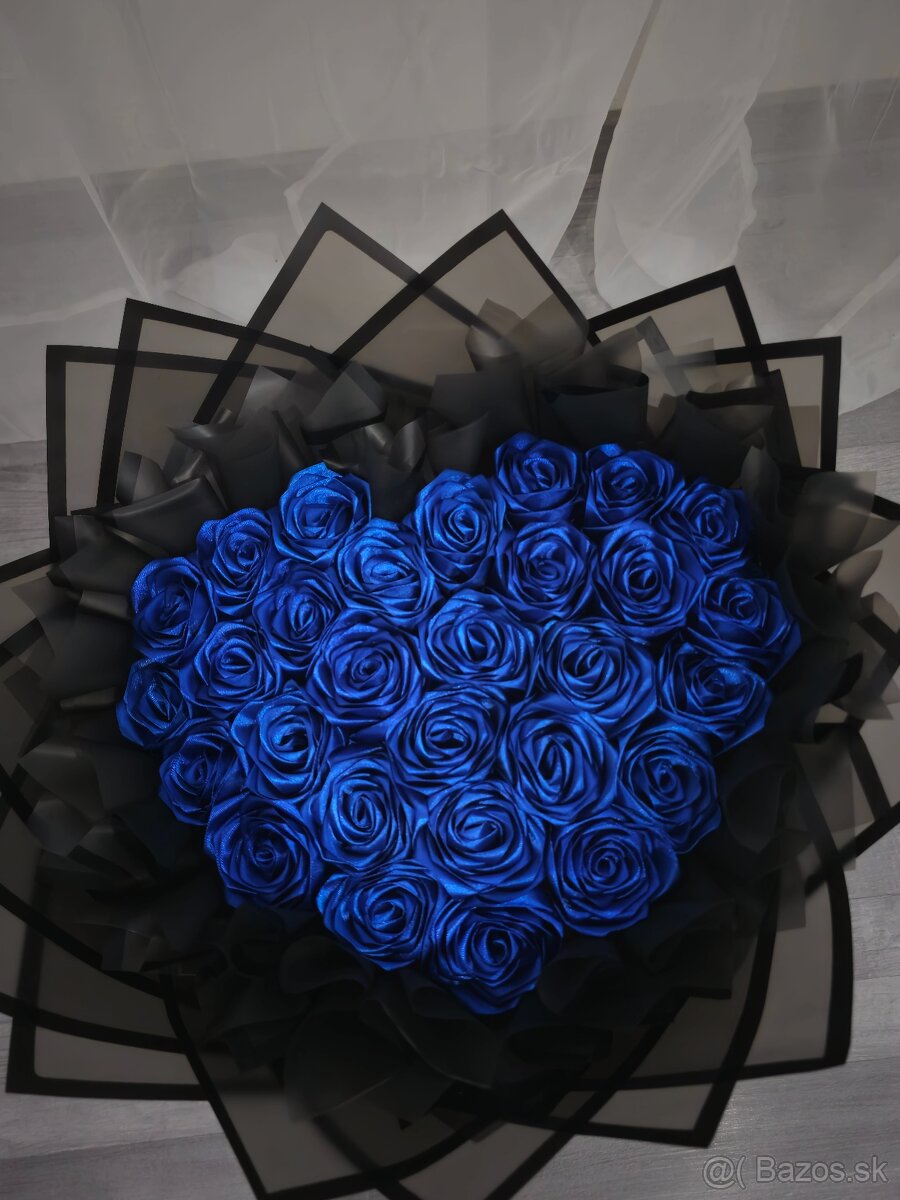 💙 Kytica 29 modrých ruží v tvare srdca 💙 - 2