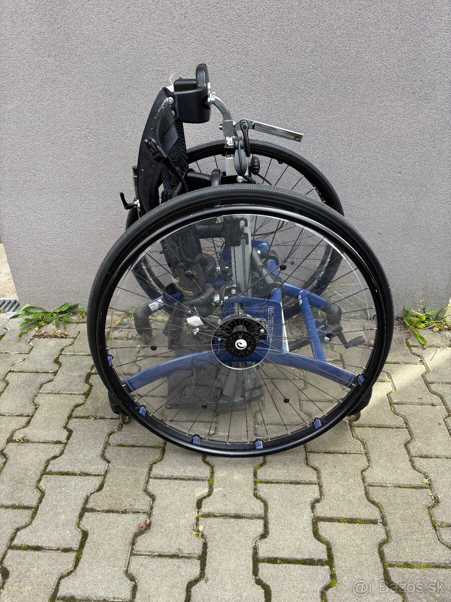 Vertikalizačný stojan Rabbit Up od R82, veľkosť 2. - 2