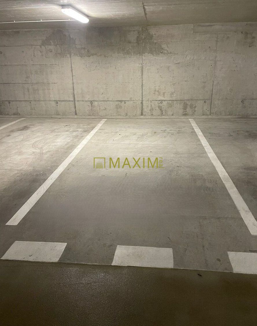 PREDAJ - Garážové státie na Jégého ulici - 2