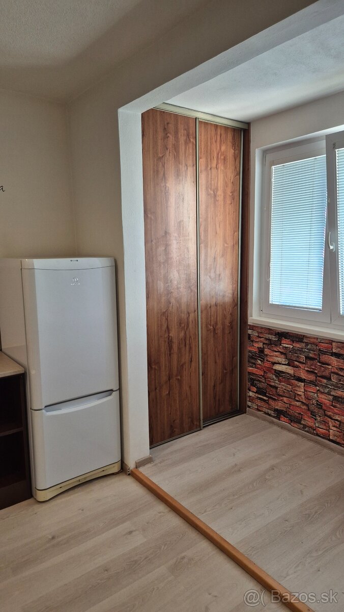 Prenajmem 1 izbovy byt v PD - cast Necpaly - 2