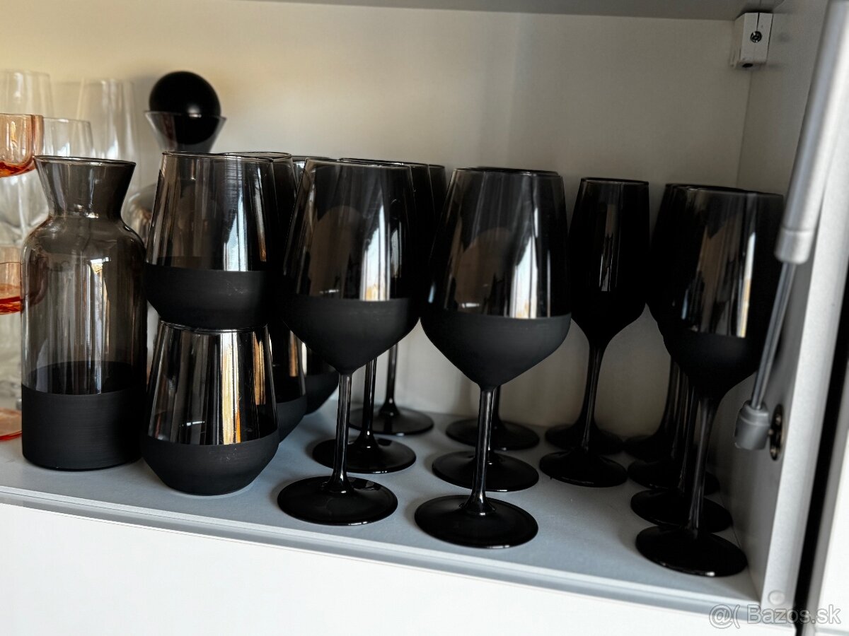 Mobelix cierne pohare - 2