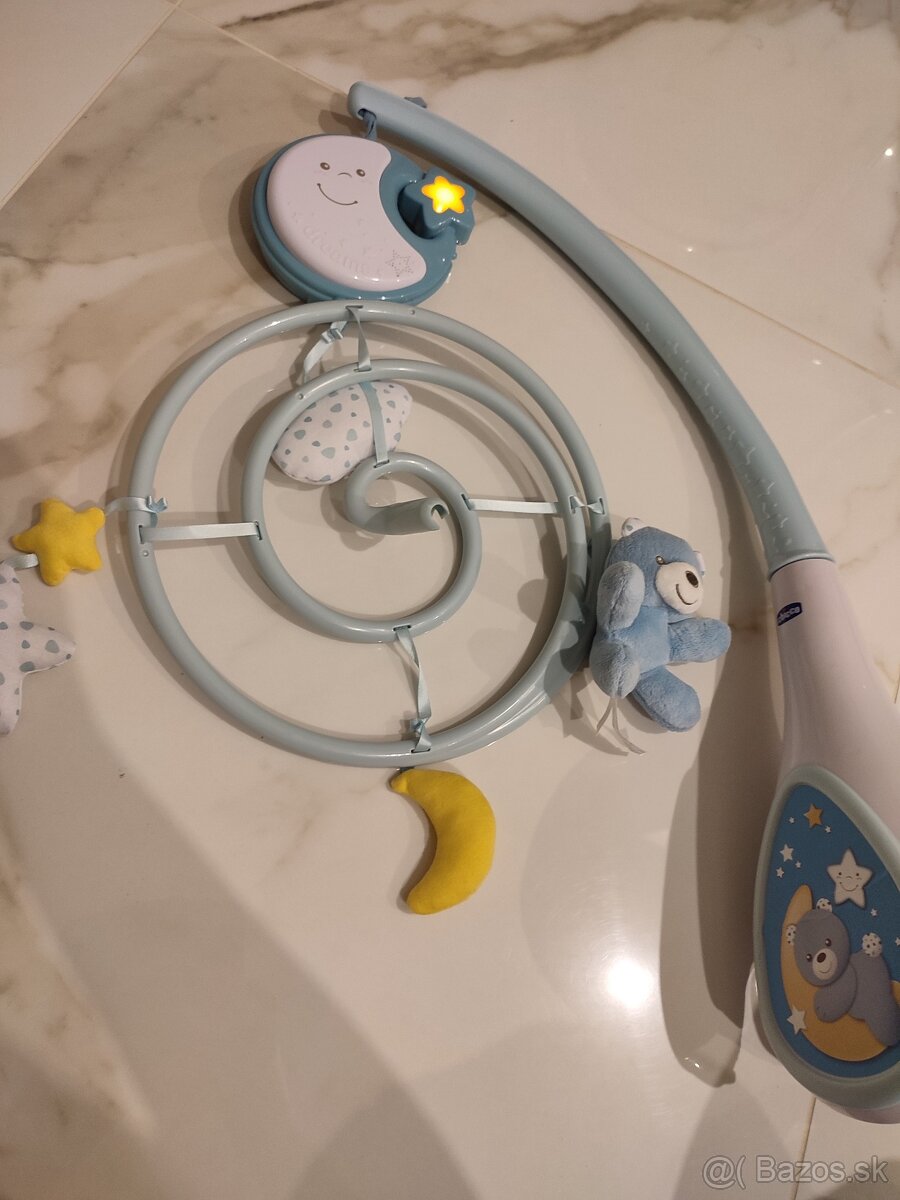 Kolotoč nad postieľku - 2