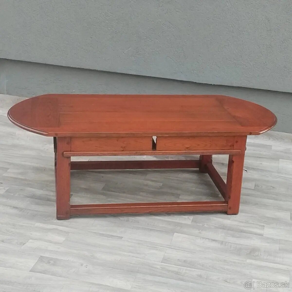 Stolík konferenčný oválny . - 2