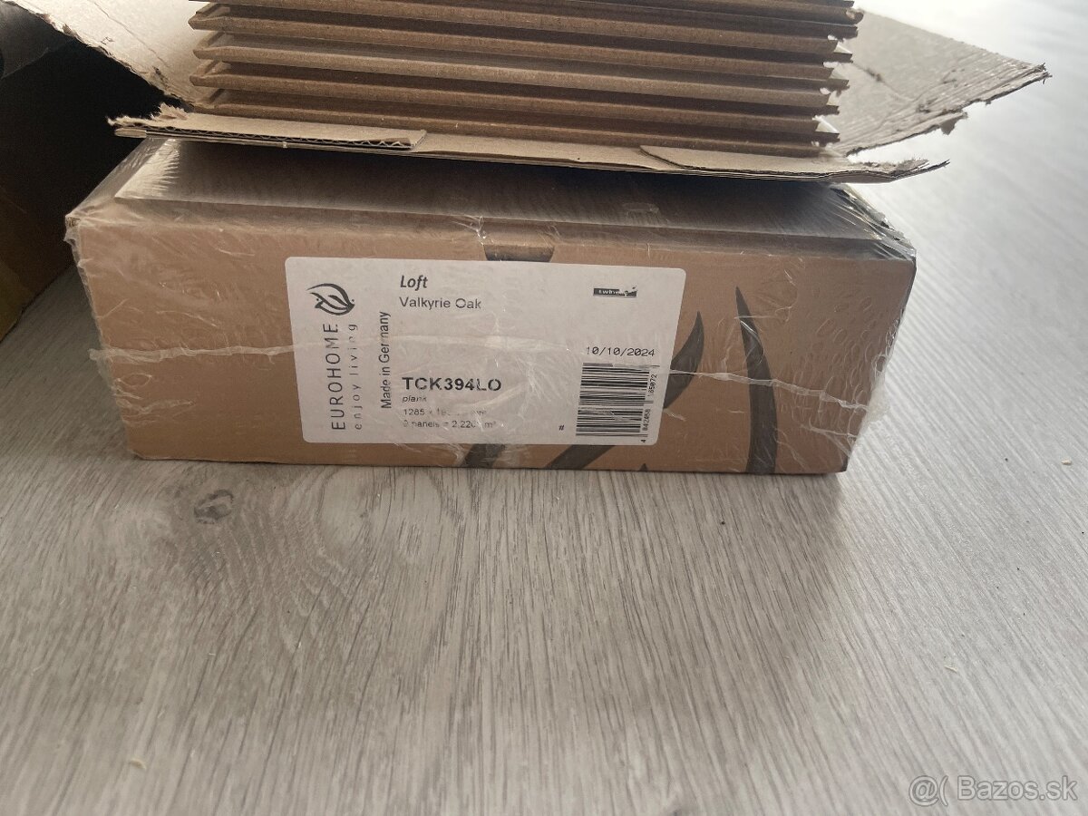 Laminatová podlaha a lišty - 2