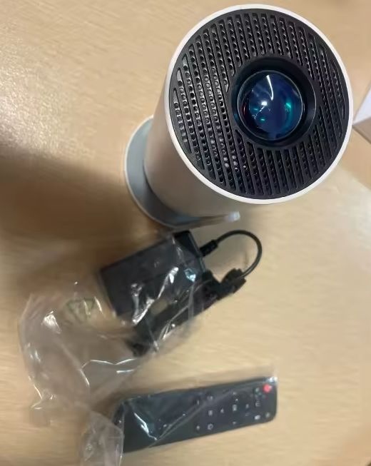 Predám Videoprojektor Magcubic HY300pro+ - 2