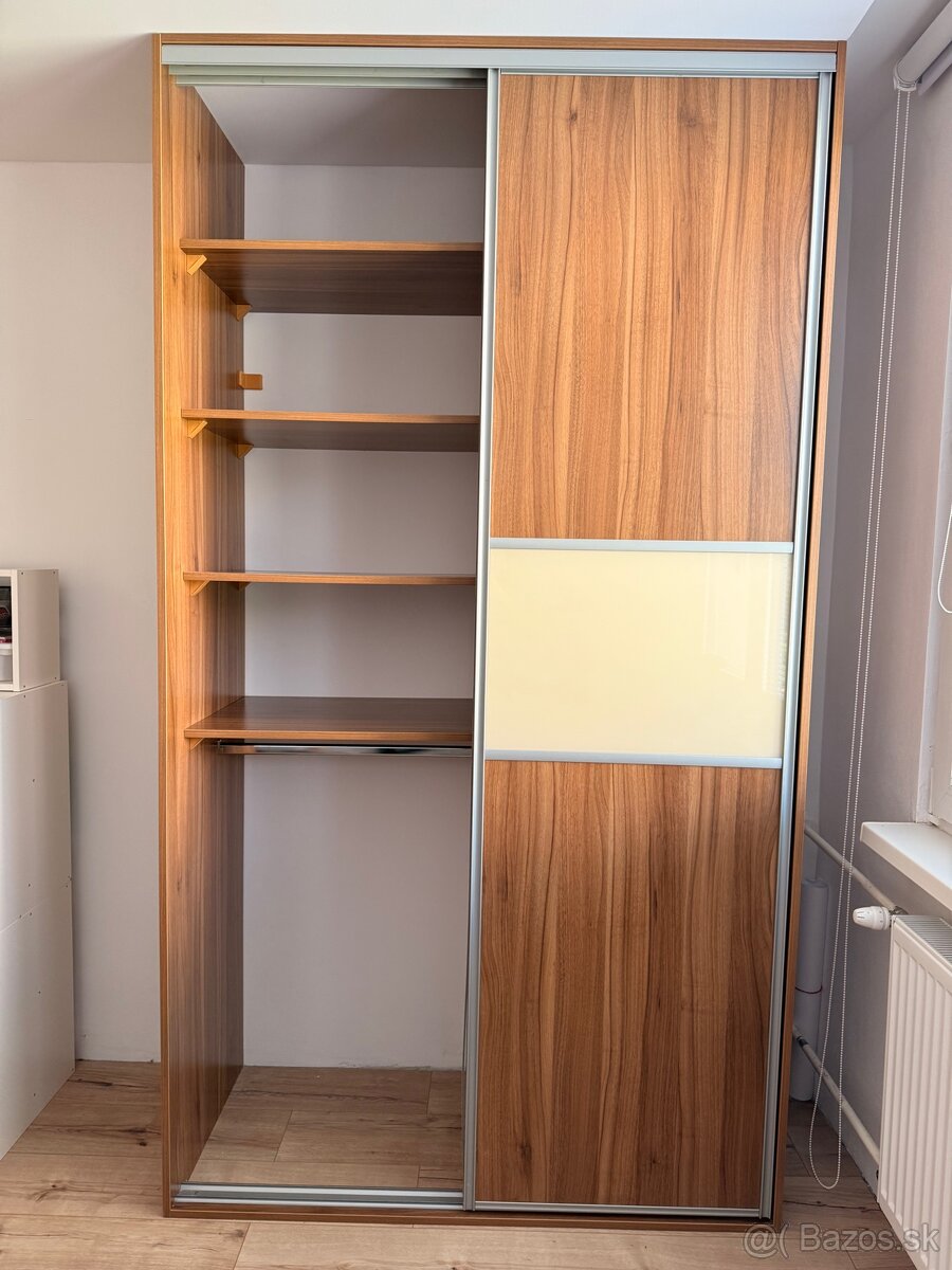Rezervovane - Predám vstavanú skriňu - 2