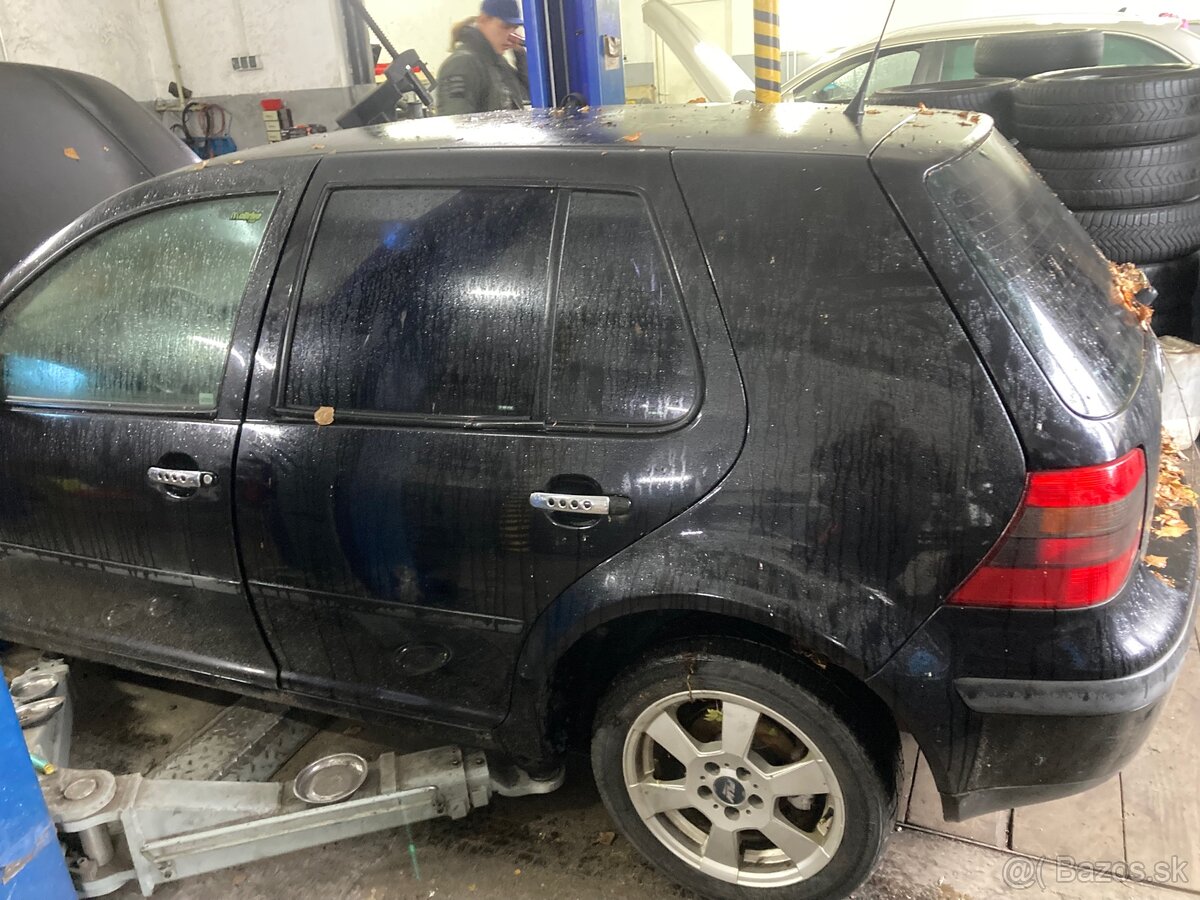 Volskwagen Golf Na diely - 2