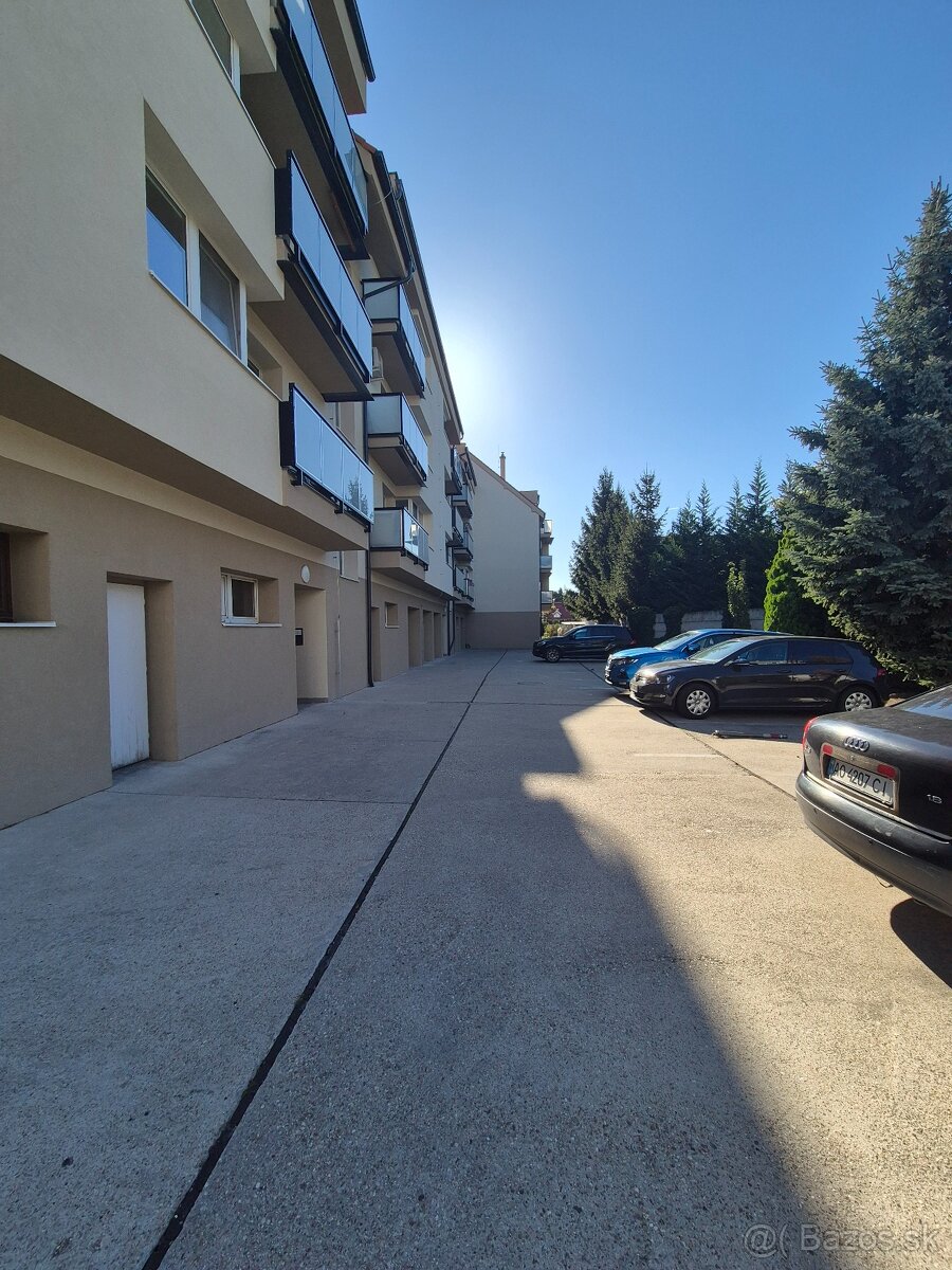 BEZ,PROVÍZIE- 2-izbový byt s parkovacím státím na Podunajske - 2