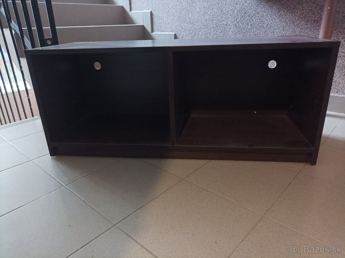 Skrinka pod TV - 2
