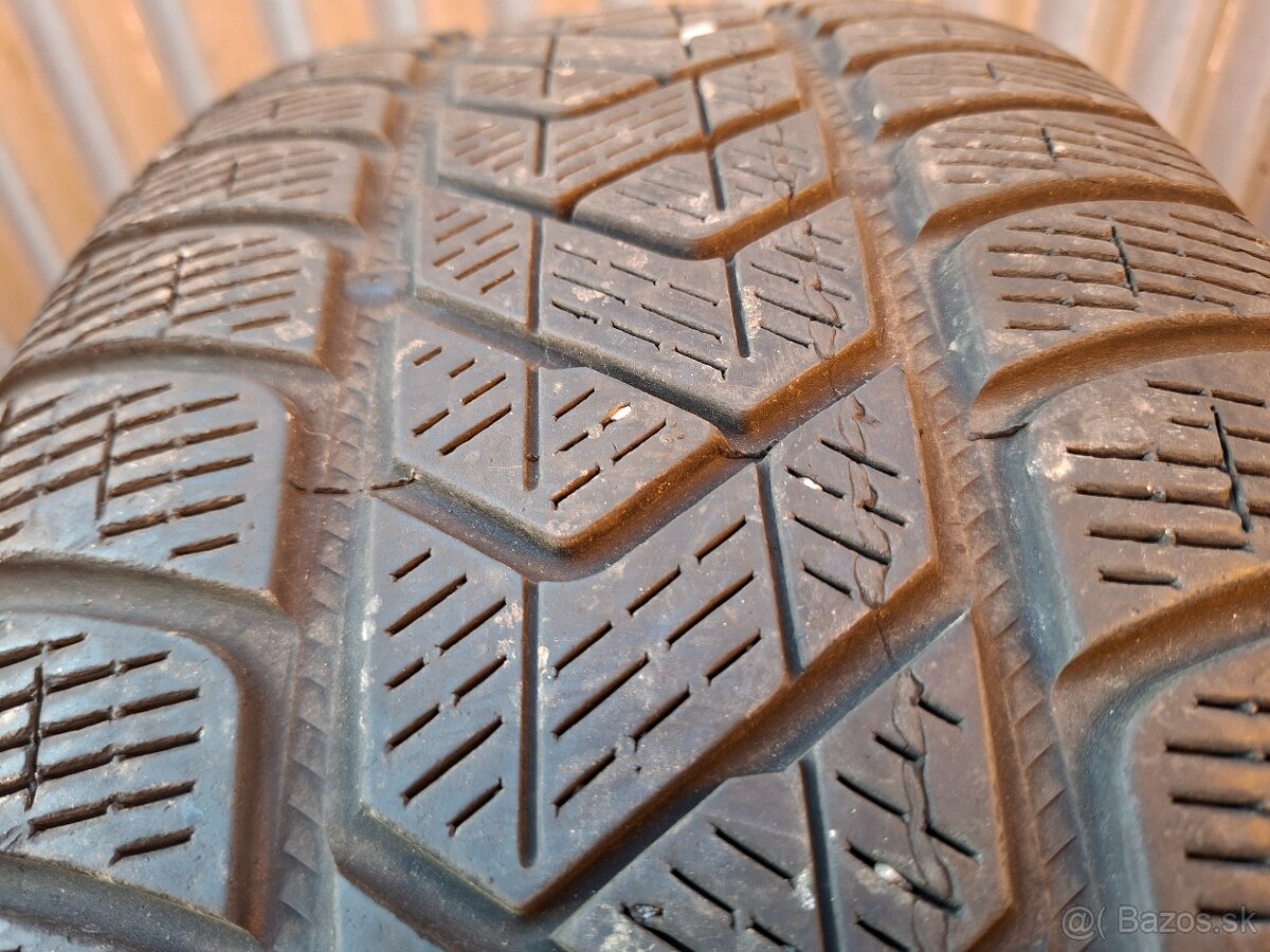 Predám zimné pneu. Pirelli. Sotto Zero-235/60/18-107H - 2